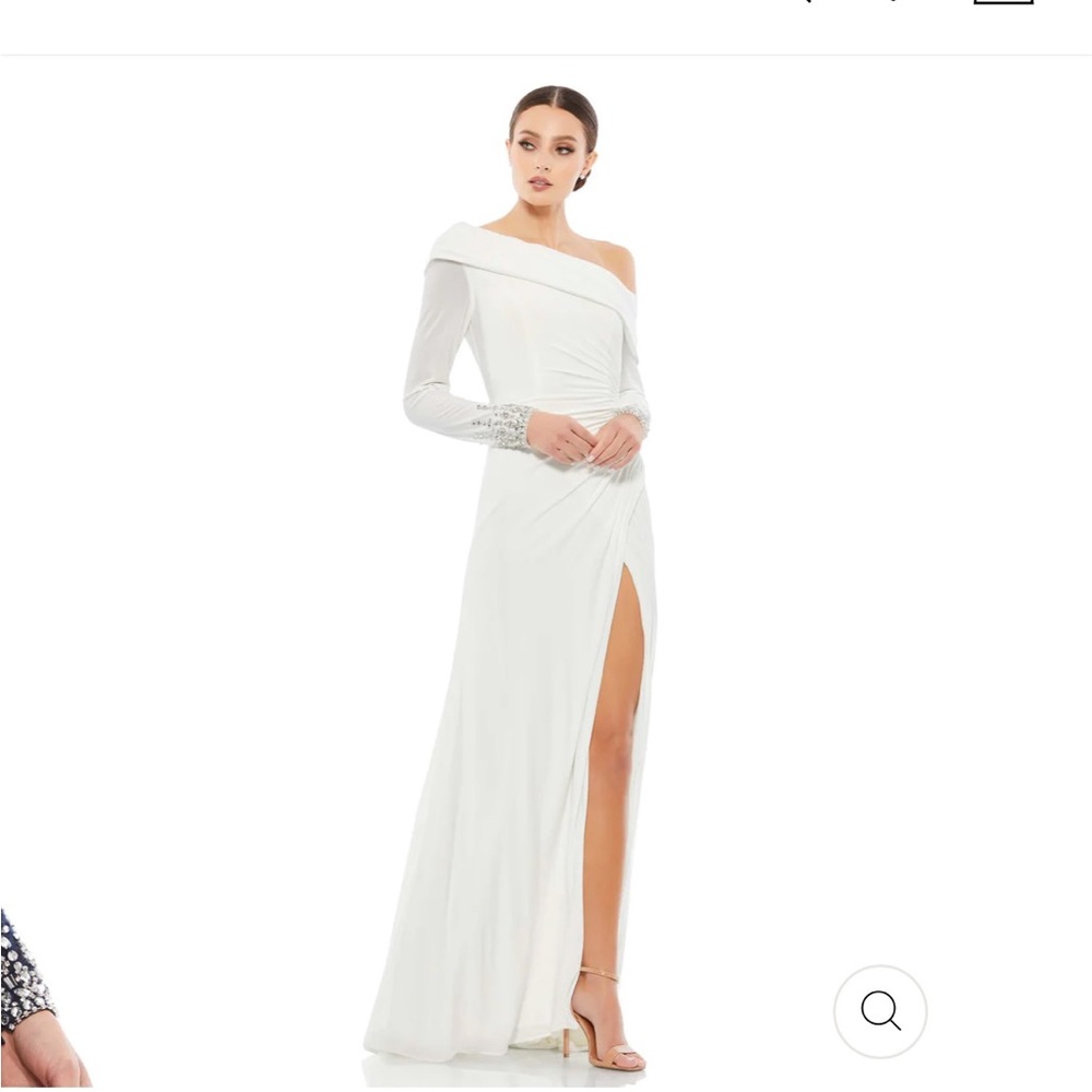 MAC DUGGAL BEADED CUFF DROP SHOULDER FAUX WRAP GOWN | WHITE | SIZE 2